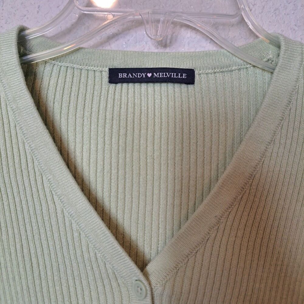 Brandy Melville Women's Sage Green Shannon Cropped Cardigan Sweater Size Small - Picture 3 of 9